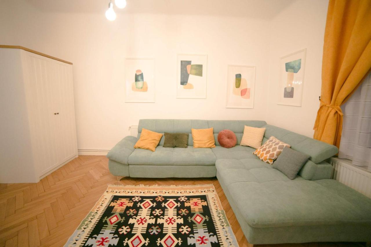 Jasmine Serenity Apartment - Central, Behind Black Church Brasov Luaran gambar