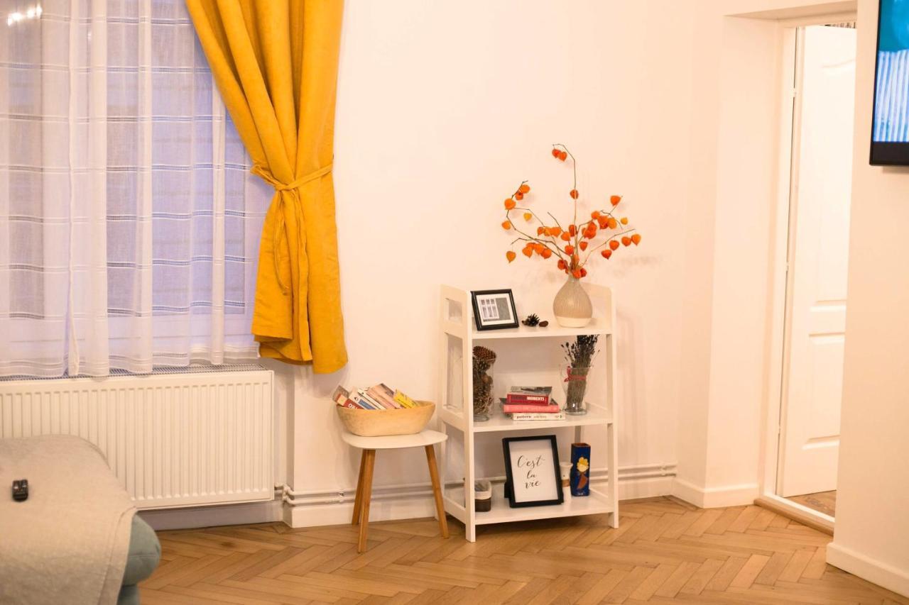 Jasmine Serenity Apartment - Central, Behind Black Church Brasov Luaran gambar