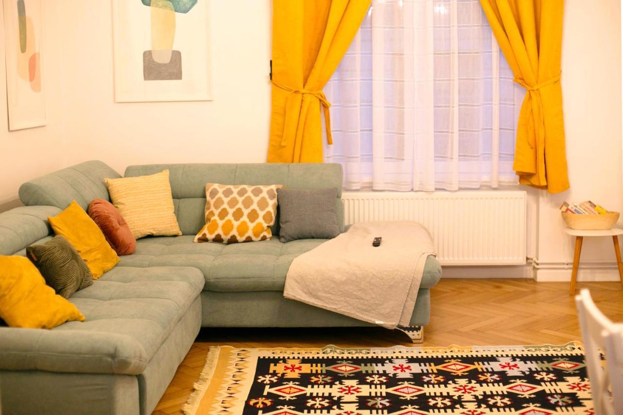 Jasmine Serenity Apartment - Central, Behind Black Church Brasov Luaran gambar